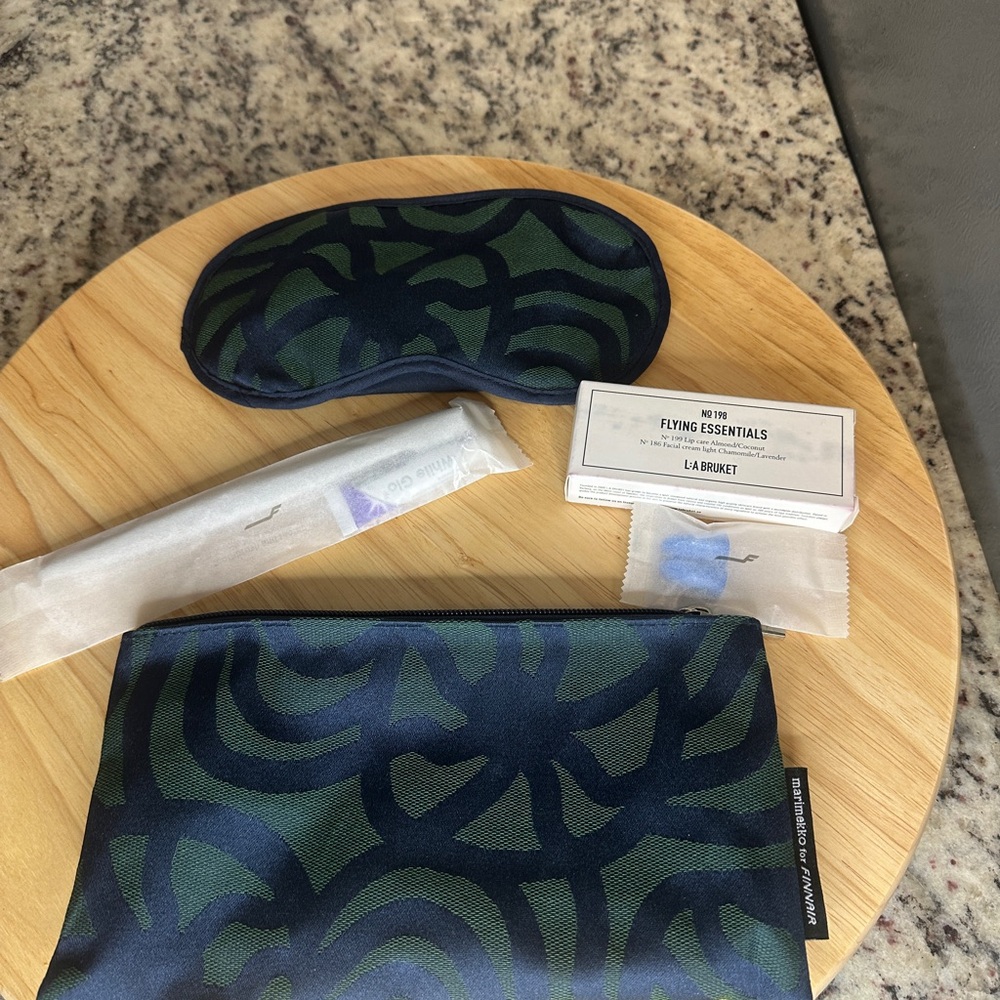 New Marimekko for Finnair Joonas Blue & Green Patterned Eye mask & travel pouch